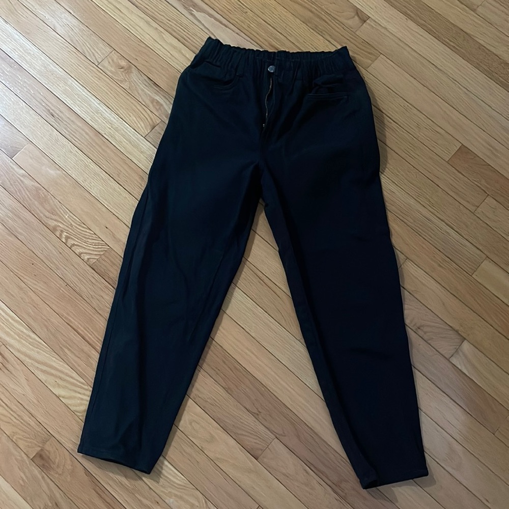 H&M SIZE 4 BLACK PANTS